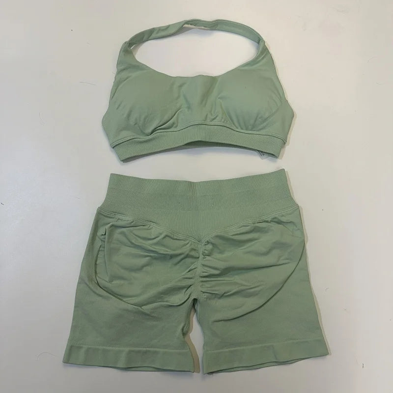 - Ensemble sport deux pièces brassière et short -