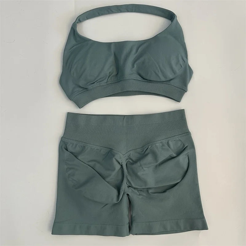 - Ensemble sport deux pièces brassière et short -