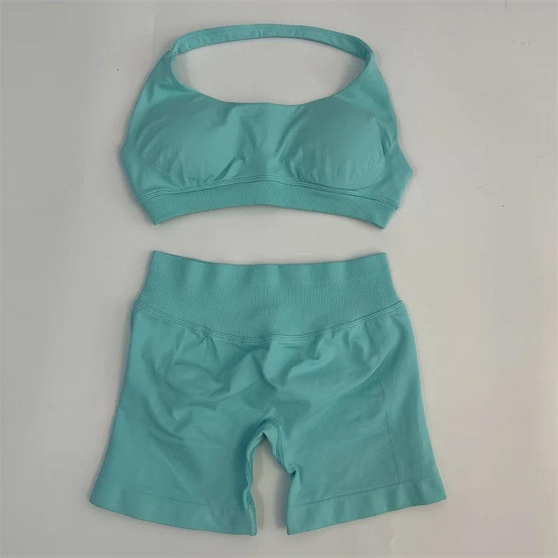 - Ensemble sport deux pièces brassière et short -